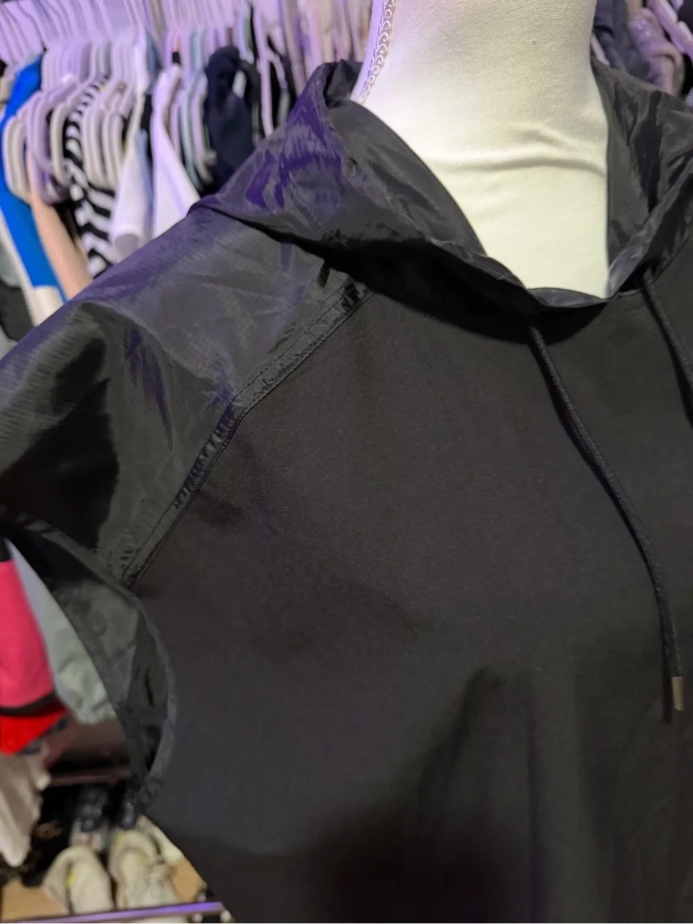 Avia Black Sleeveless Hooded Pullover Top - Picture 6 of 10